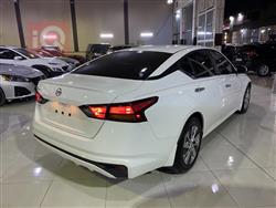 نيسان ألتيما